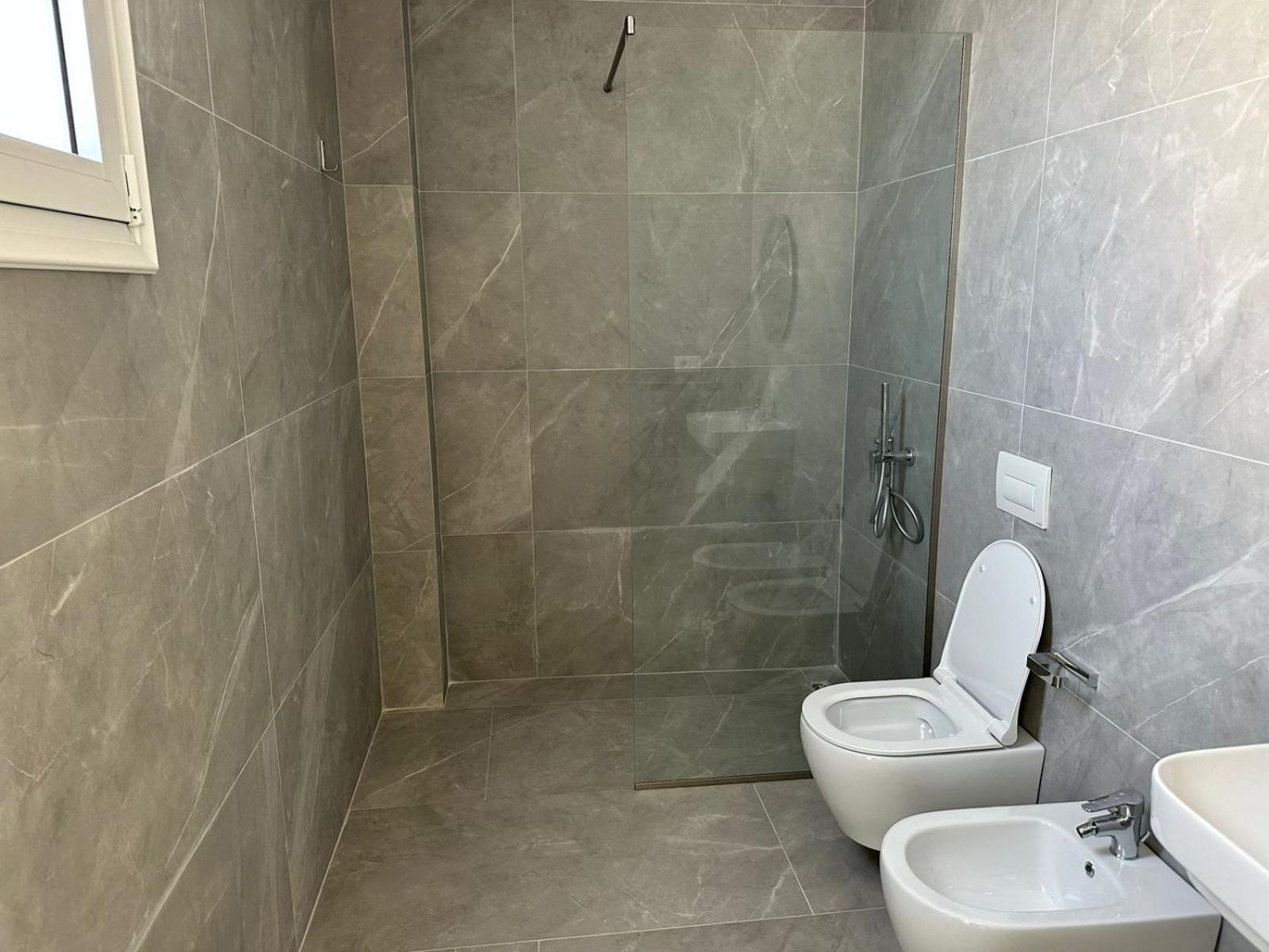 Laid Hotel Vlore Bagian luar foto