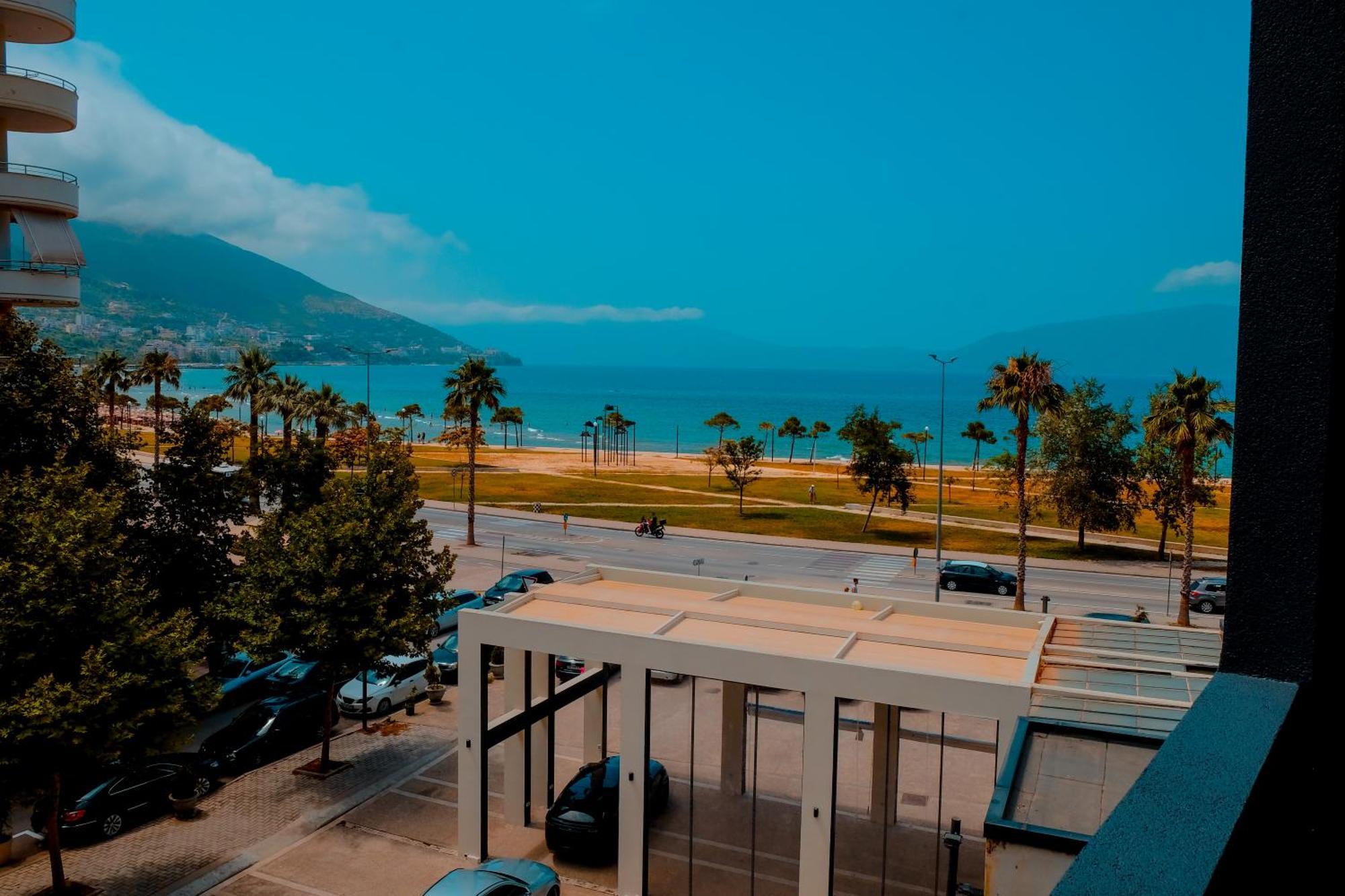 Laid Hotel Vlore Bagian luar foto