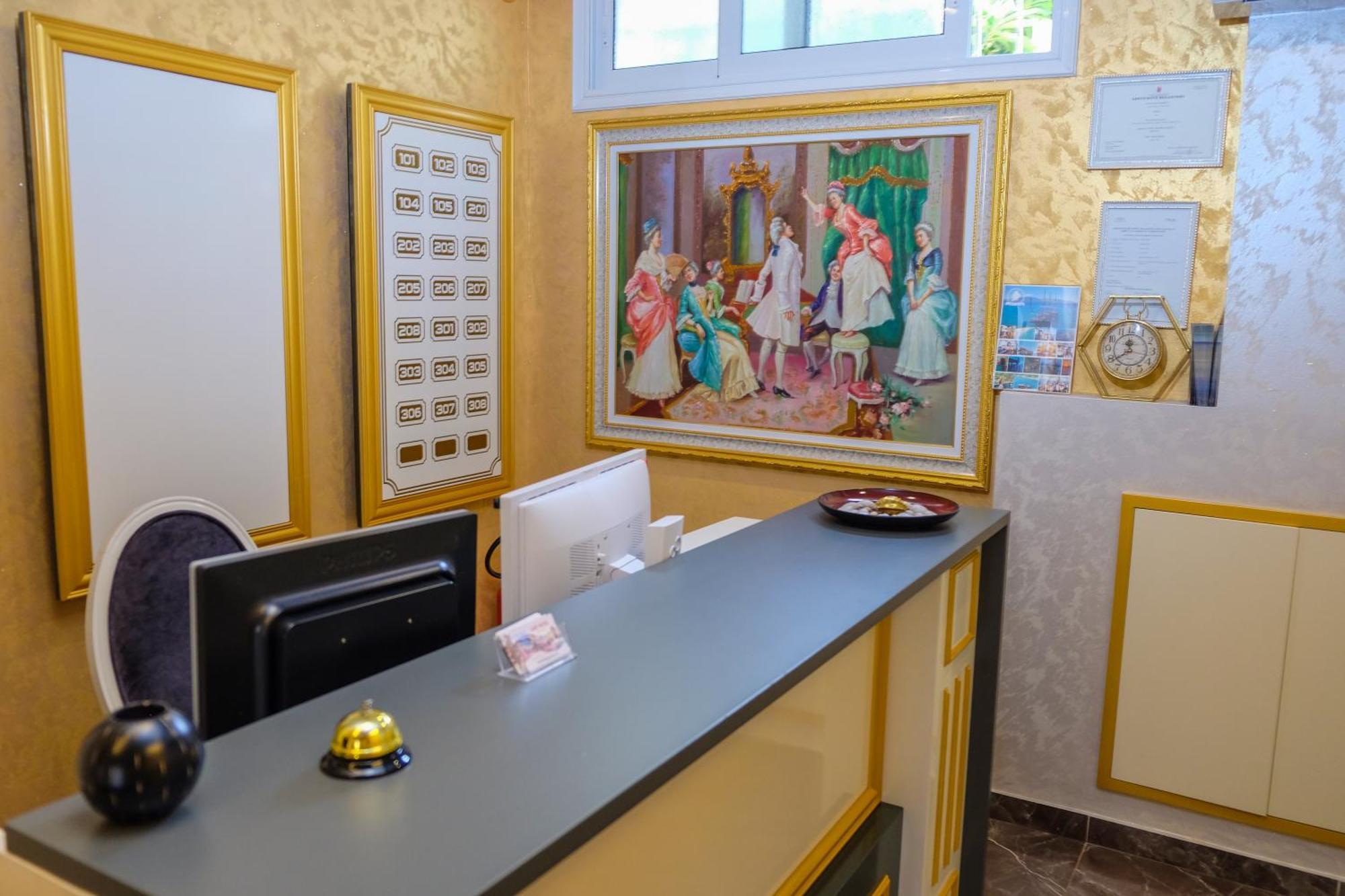 Laid Hotel Vlore Bagian luar foto