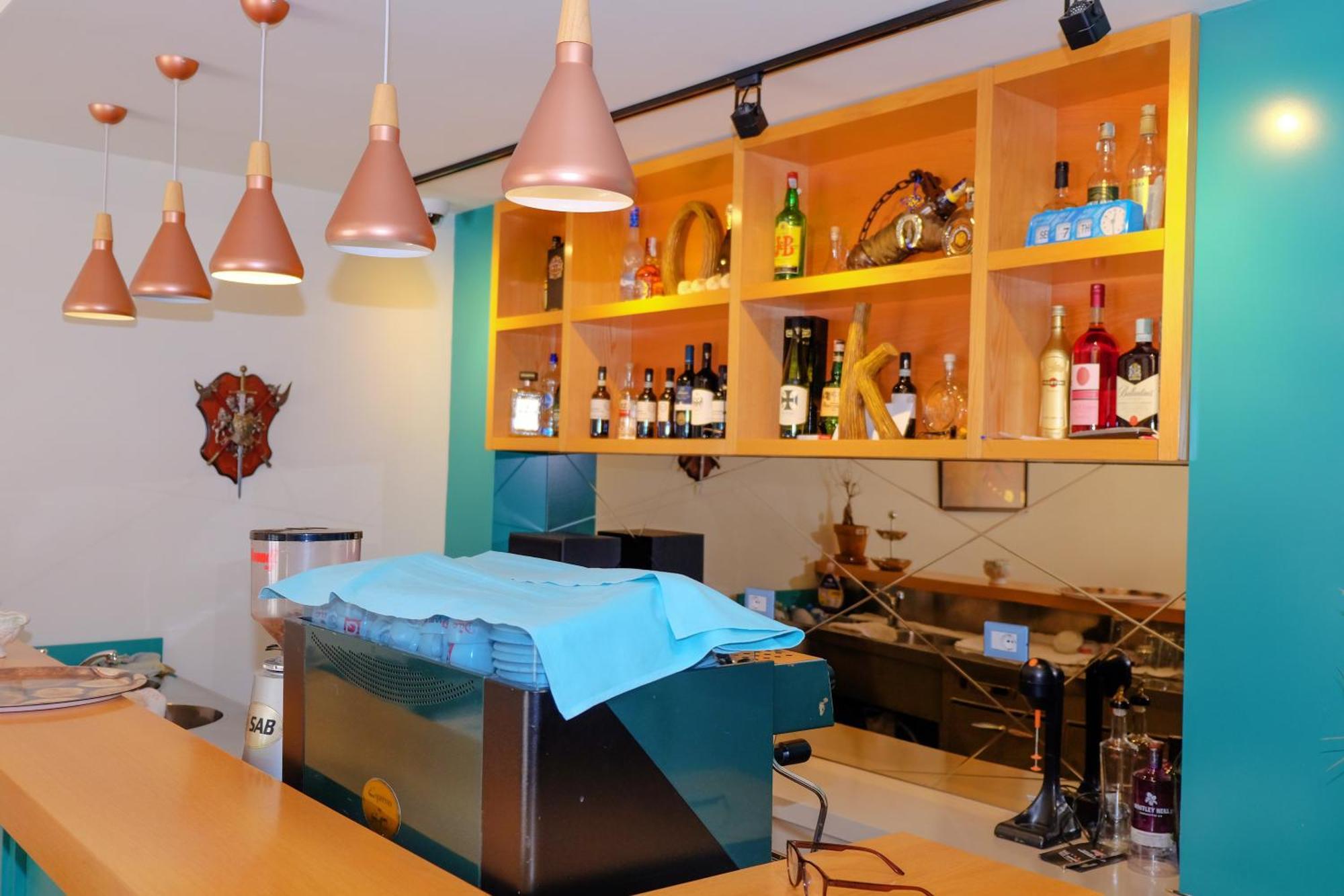 Laid Hotel Vlore Bagian luar foto