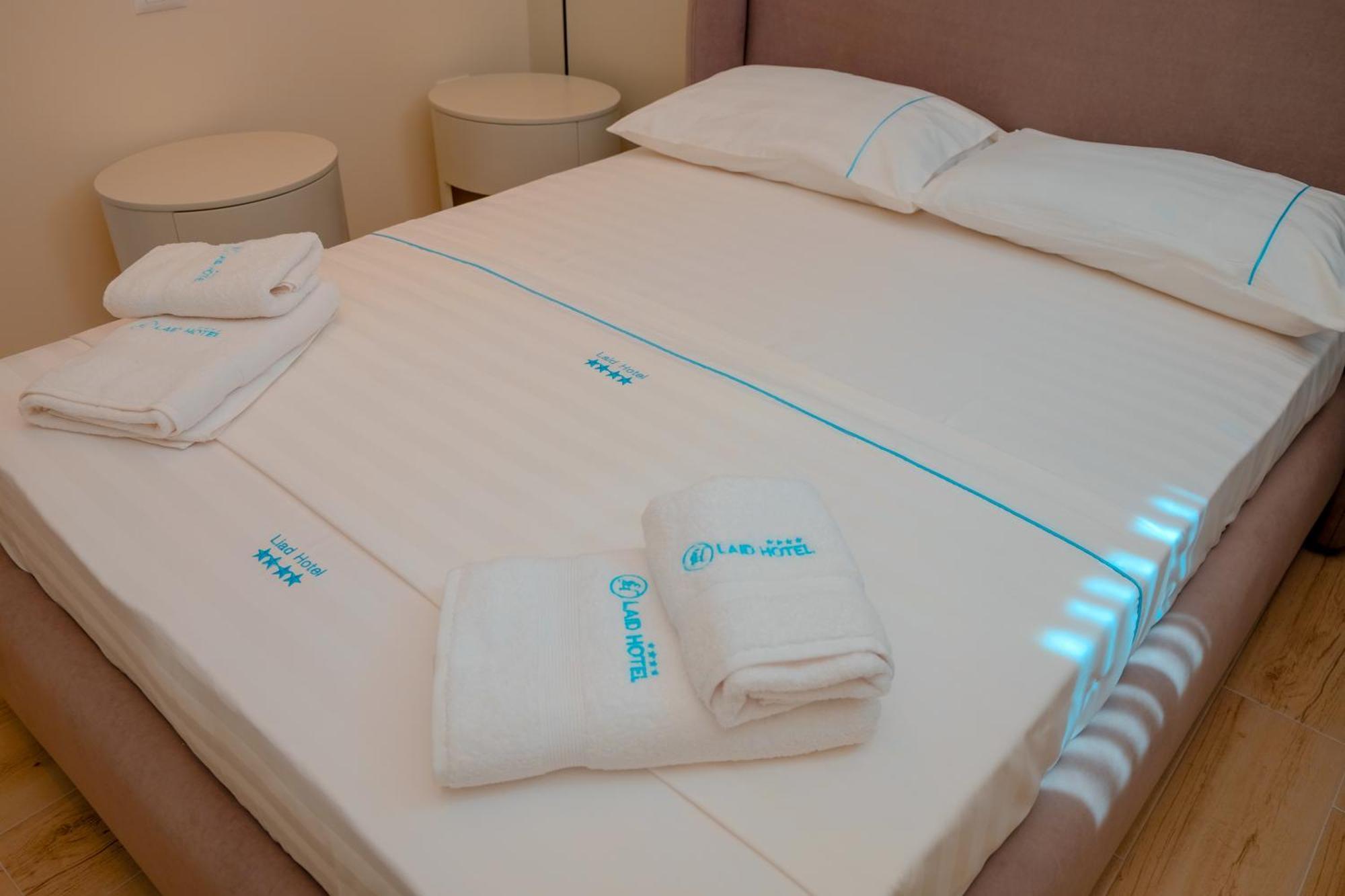 Laid Hotel Vlore Bagian luar foto