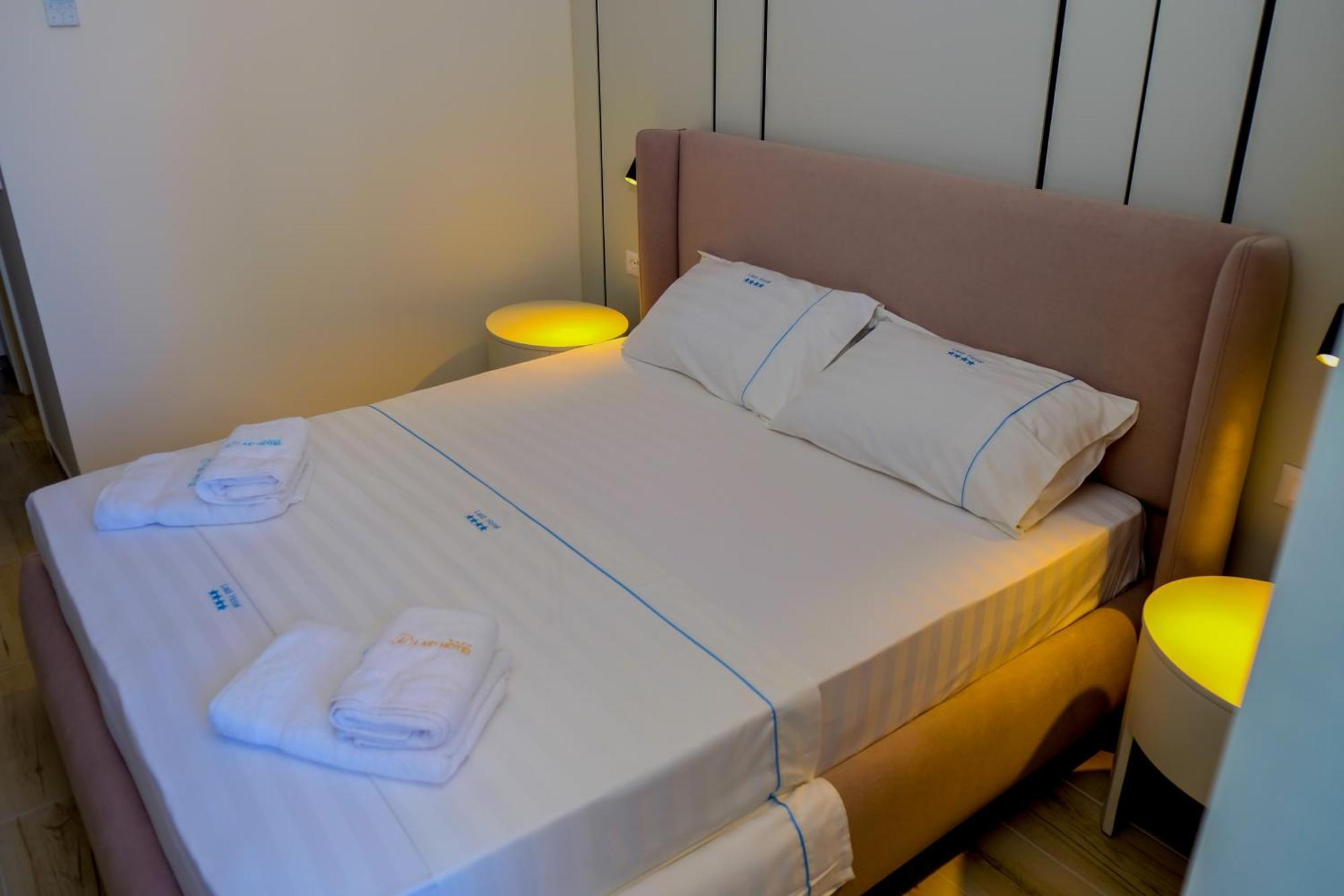 Laid Hotel Vlore Bagian luar foto