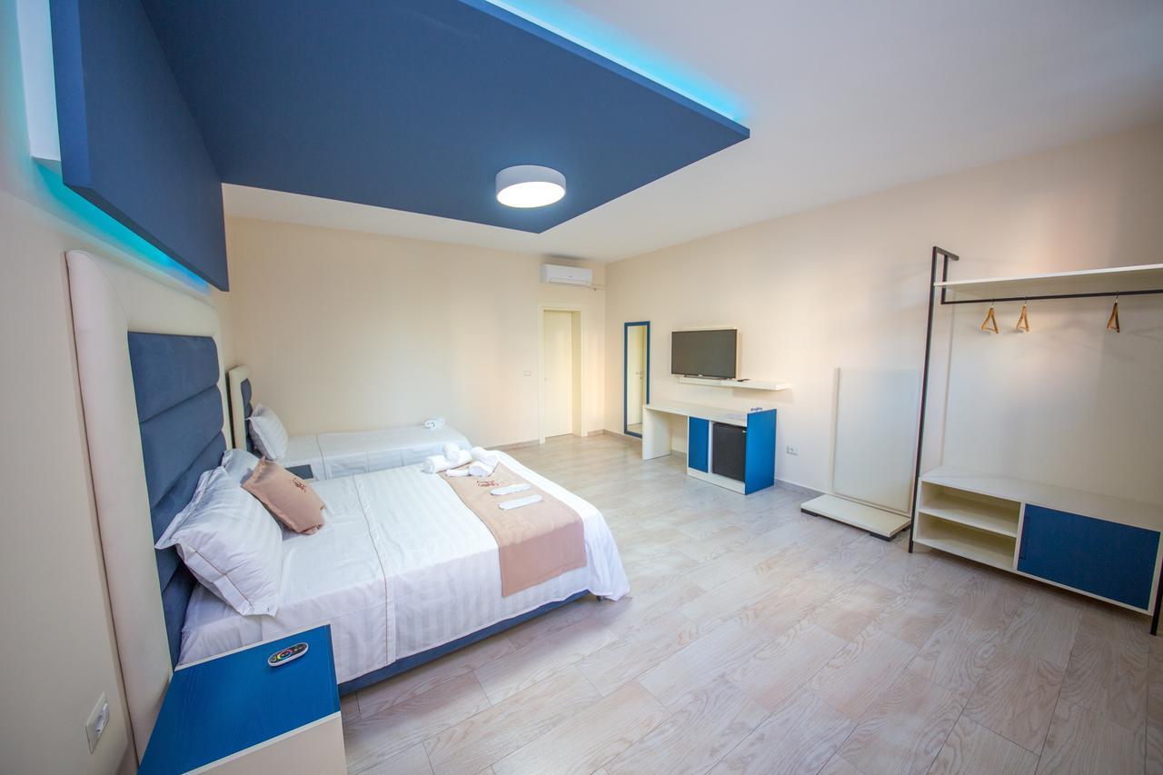 Laid Hotel Vlore Bagian luar foto