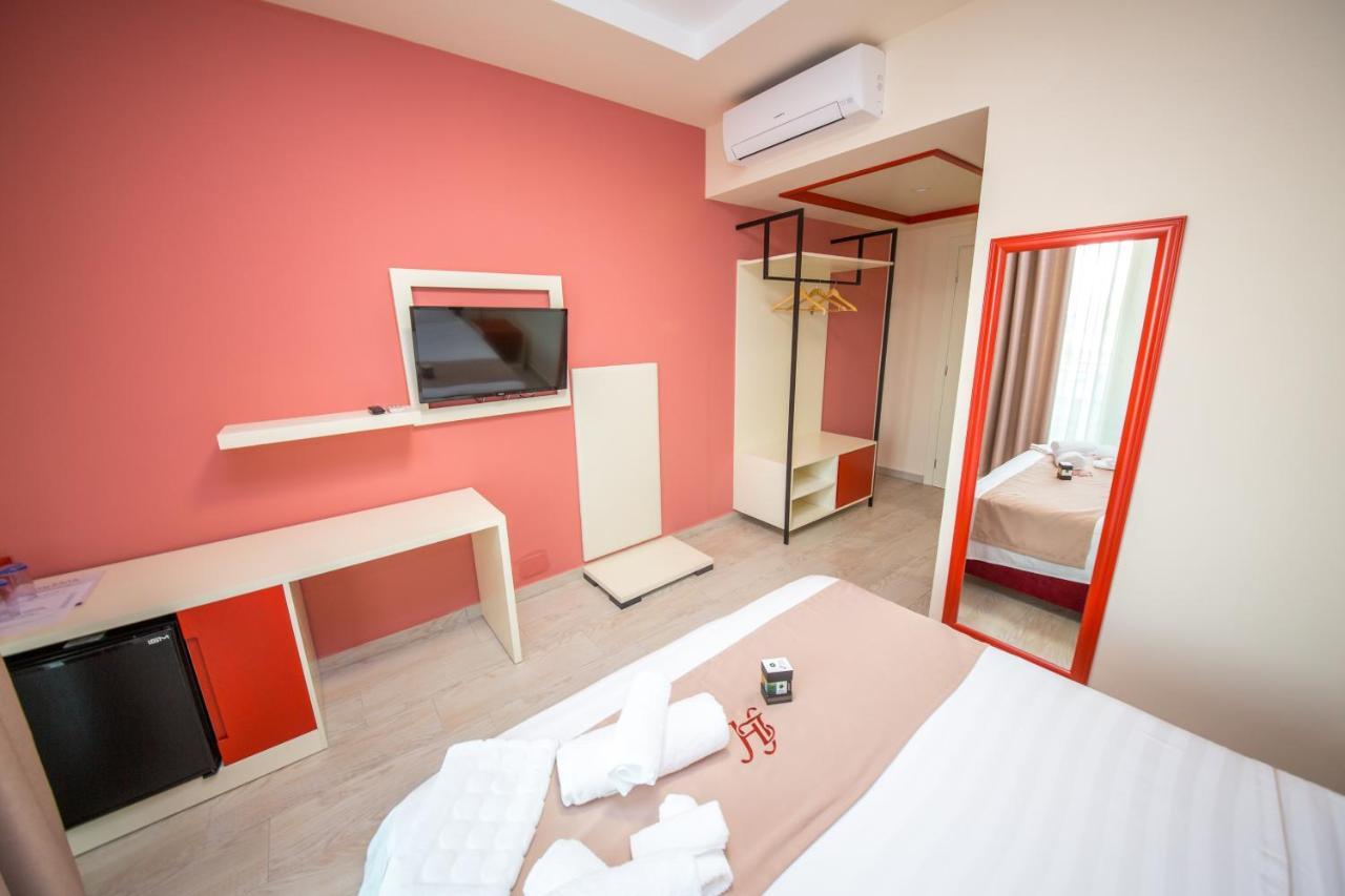 Laid Hotel Vlore Bagian luar foto