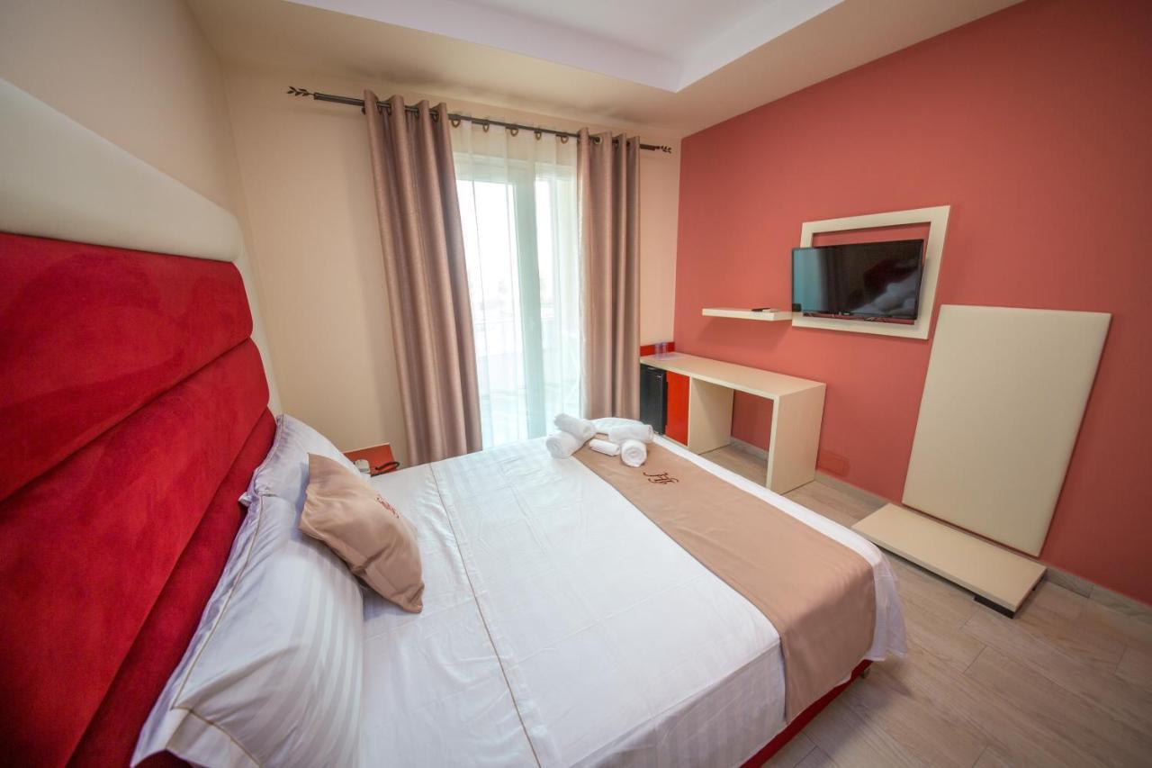 Laid Hotel Vlore Bagian luar foto