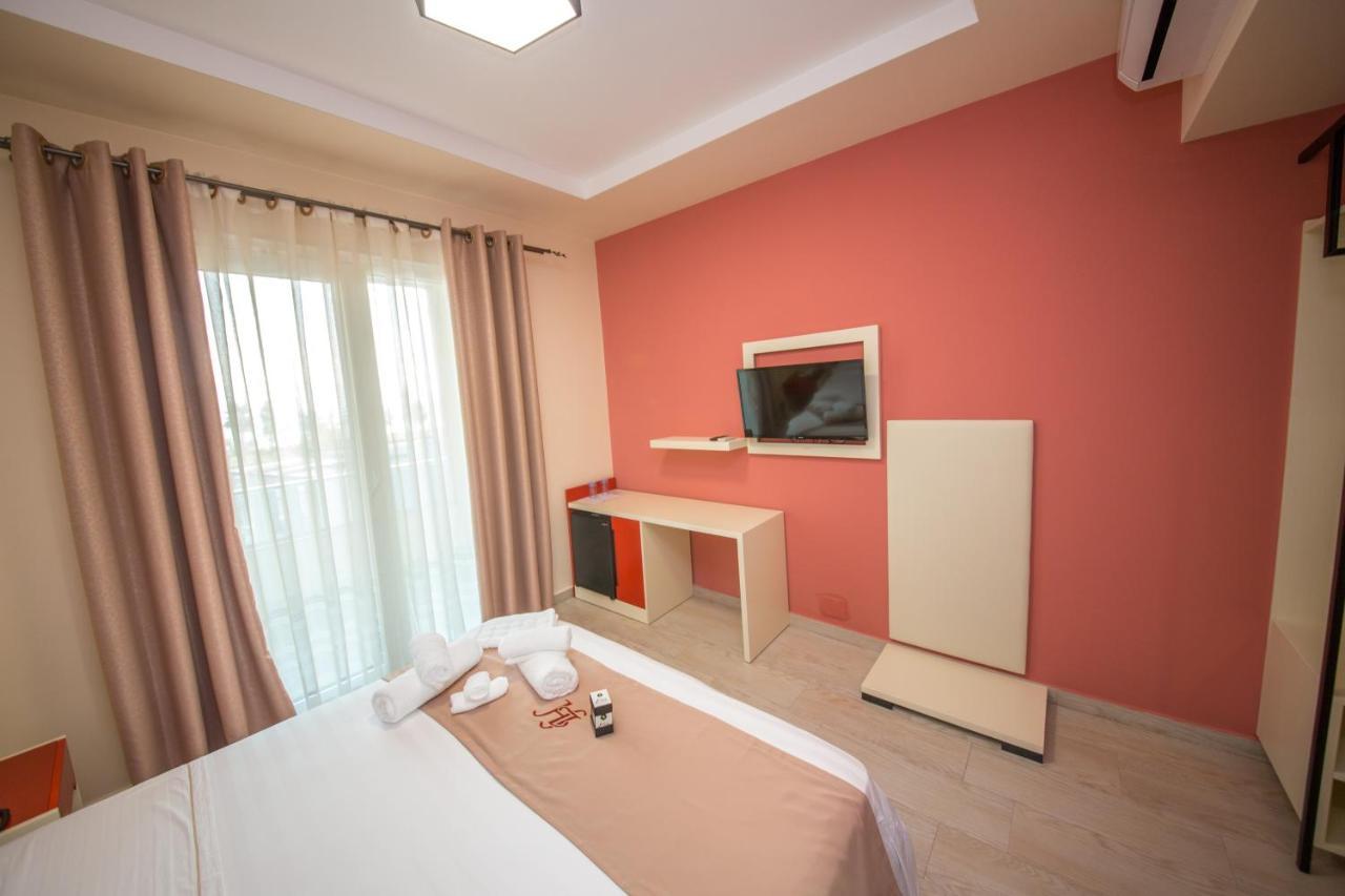 Laid Hotel Vlore Bagian luar foto