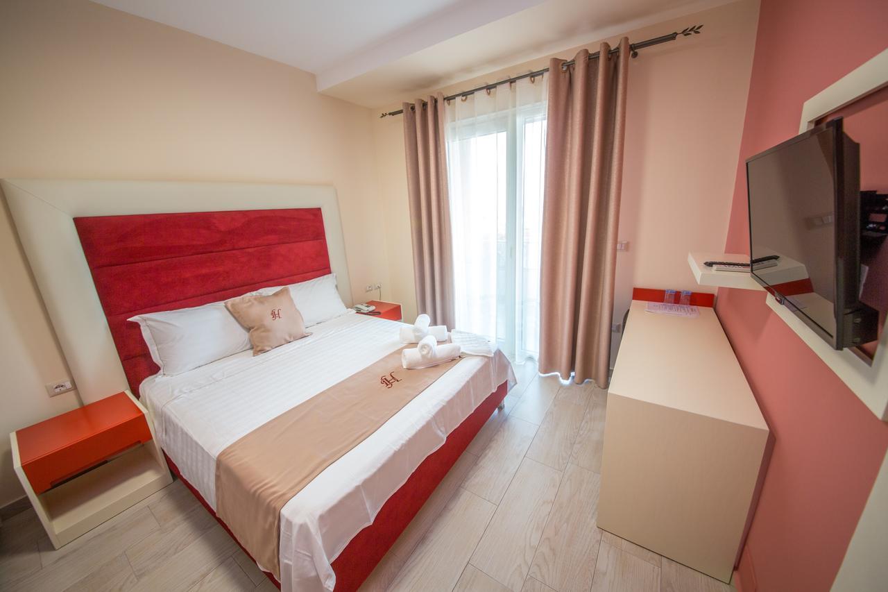 Laid Hotel Vlore Bagian luar foto