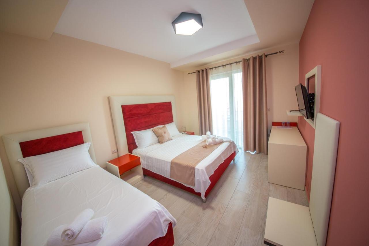 Laid Hotel Vlore Bagian luar foto