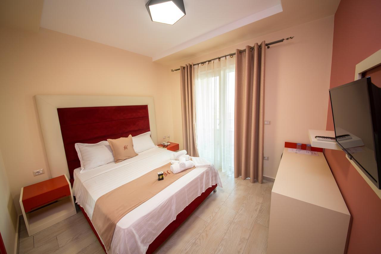 Laid Hotel Vlore Bagian luar foto