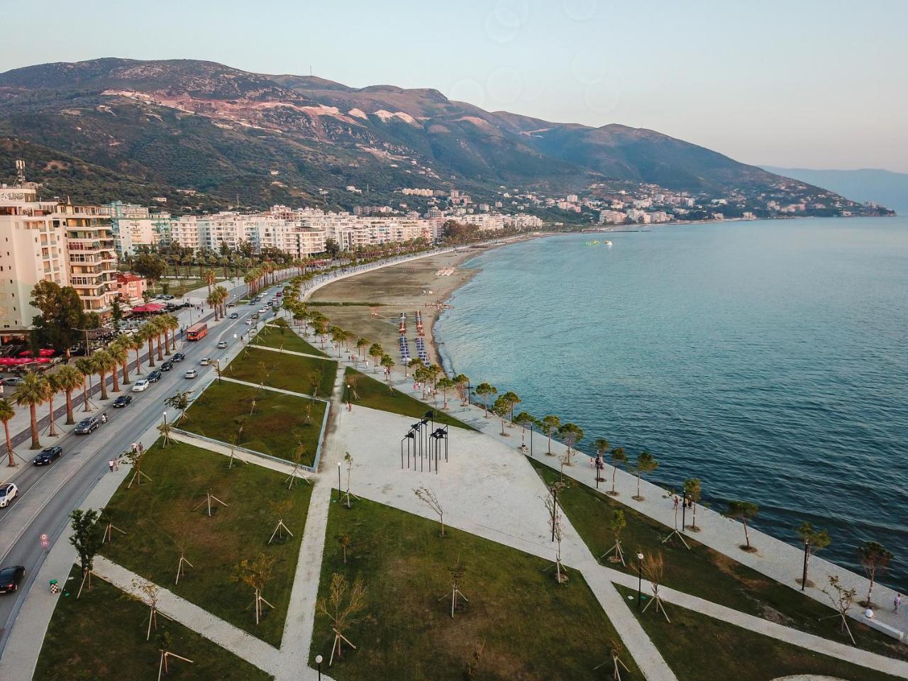 Laid Hotel Vlore Bagian luar foto